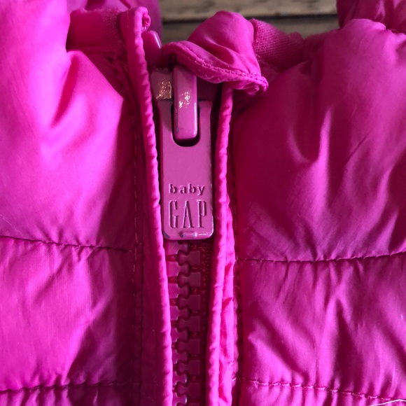💓 Hot Pink Puffer Jacket - Baby GAP (18-24 mo.) - Picture 2 of 8